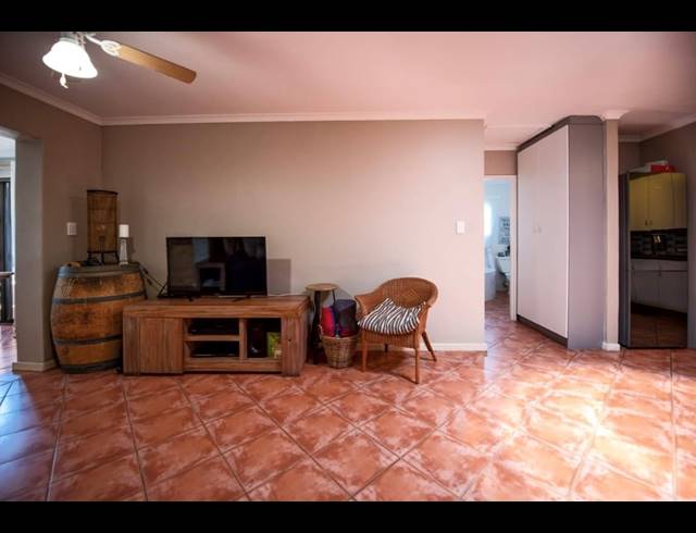 2 BEDROOM HOUSE SOLD IN SONSTRAAL HEIGHTS